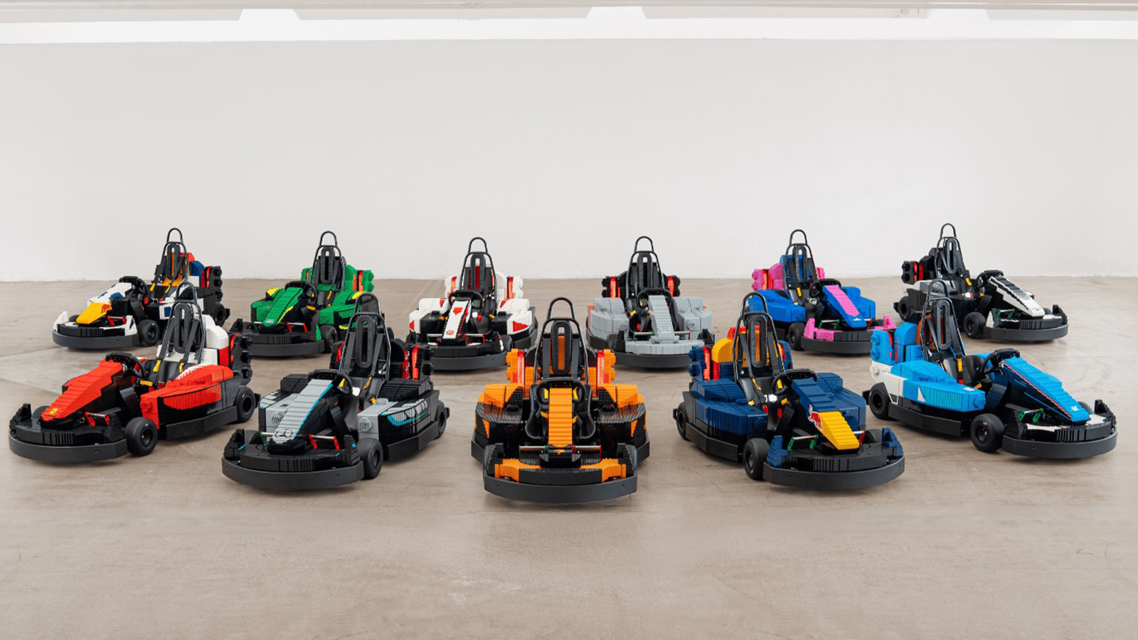 F1: Οι 22 οδηγοί θα «τρέξουν» με LEGO μονοθέσια στο GP του Silverstone 